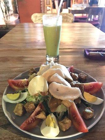 Hideout Bar & Restaurant